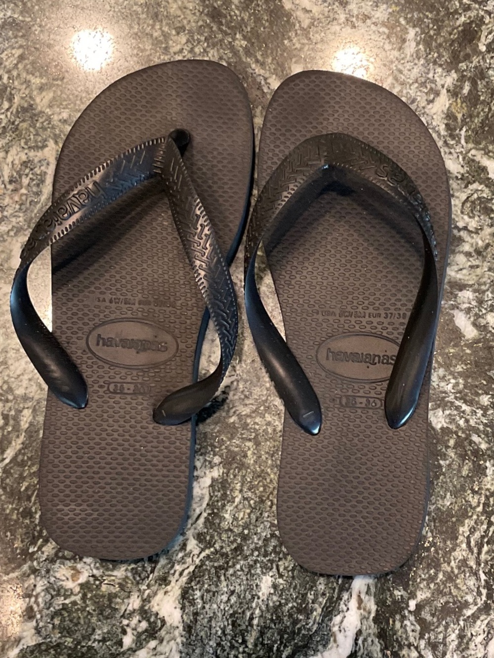Havaianas Black Flip Flops Size 5-6 (35-36